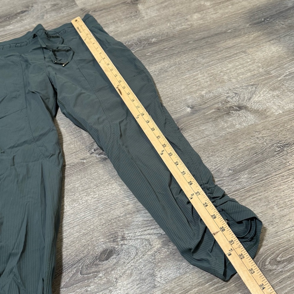 Lululemon Dance Studio Mid-Rise Jogger cropped Length Size 4 - Picture 6 of 8